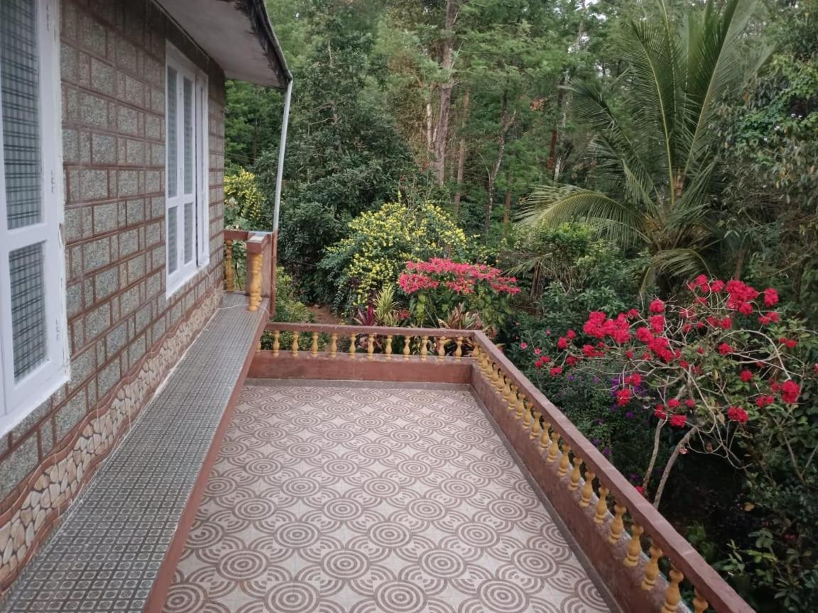Hill Side Estate Leilighet Madikeri Eksteriør bilde